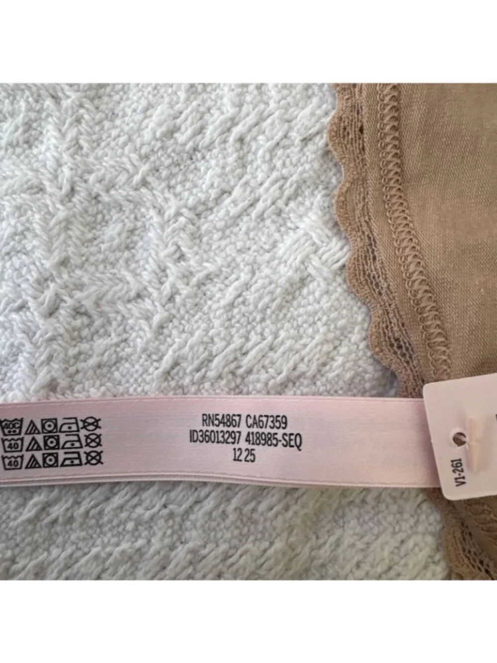 VICTORIA'S SECRET M BEIGE TAN SMOOTH LACE THONG WIDE STRING PANTIES NWT